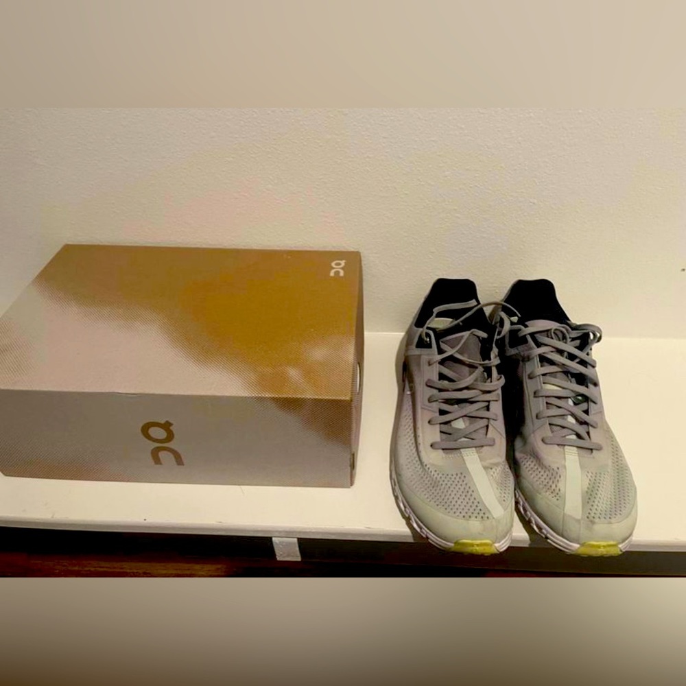 Mens On Cloud Shoed 12